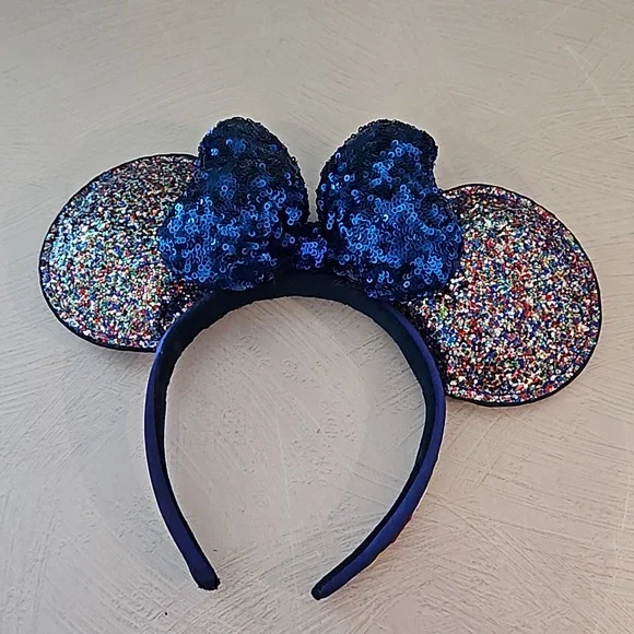 Disney Parks Commemorative 2020 Mouse Ears glitter sequins souvenir EUC WDW - Picture 5 of 7